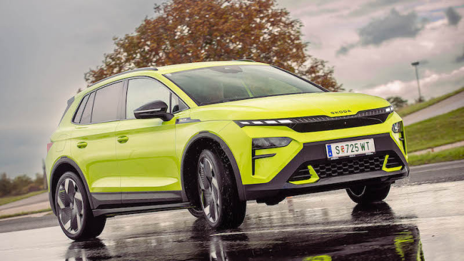 Skoda Elroq RS: In den Sitz gedrückt