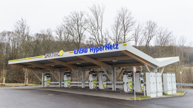 Konsequente Ladenetz-Erweiterung auch 2026: Smatrics