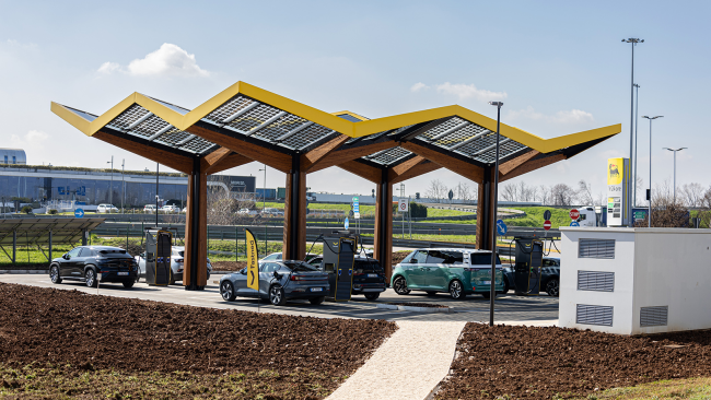   Fastned mit stark steigenden Lade-Umsätzen