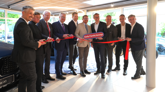 Gady eröffnet umgebauten BMW-Bierbaum-Standort in Baden