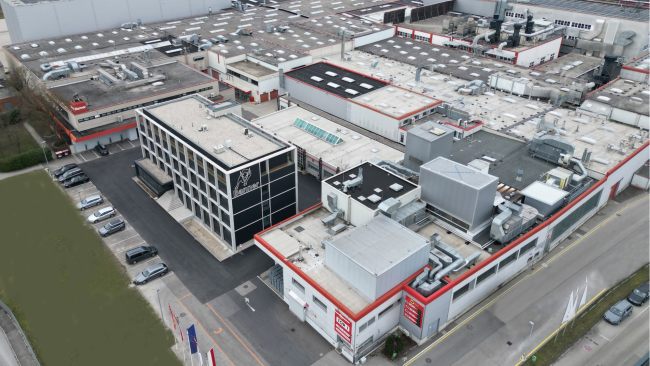 Zwei Großaufträge für Banner