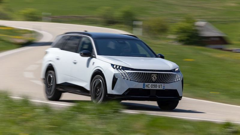 Peugeot E-5008 AWD: Power-Löwe mit Extra-Grip