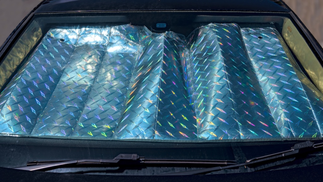 Carglass informiert: Was bei Autoglas im Sommer zu beachten ist.