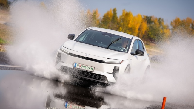 Toyota C-HR+: Grundsolide