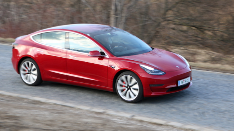 Elon Musk: Teslas sind zu teuer, kündigt Kompakt-Modell an