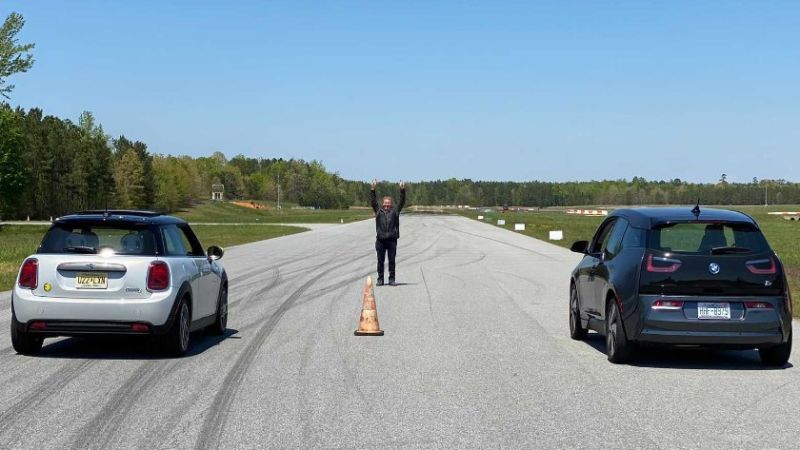 Mini Cooper SE VS BMW i3