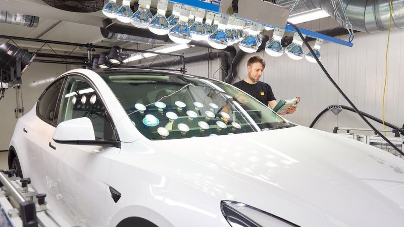 ADAC simuliert Acht-Stunden-Stau im Tesla