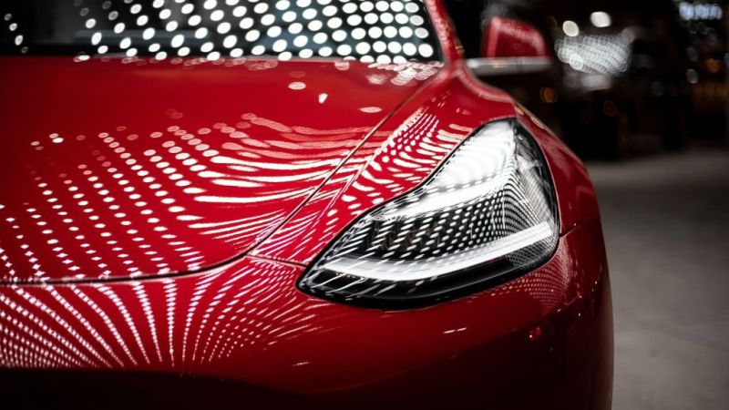 Tesla lockt euch zur dunklen Seite ...
