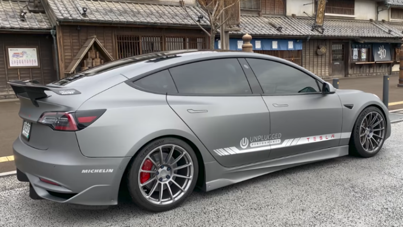 Tesla Model 3 so schnell wie ein McLaren F1