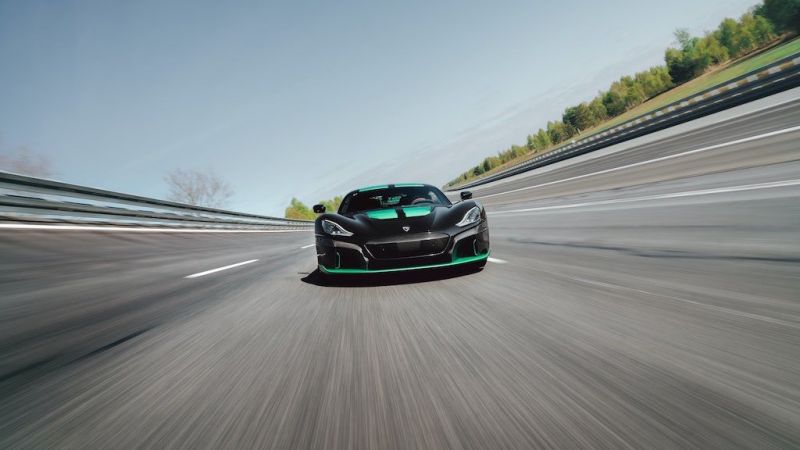 Rimac Nevera brennt Papenburg nieder!