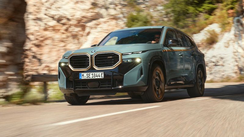 Rundherum imposanter V8-PHEV