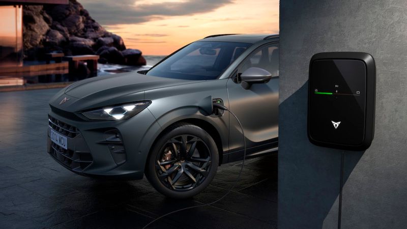 Als eHybrid rennt er mehr als 100 Kilometer elektrisch