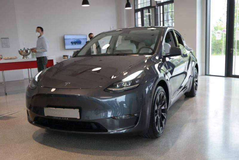 Tesla Model Y Long Range