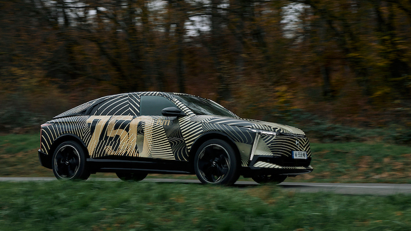 Schwarz-goldener Kilometerfresser von DS Automobiles