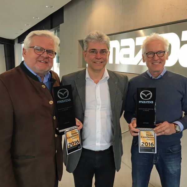 Autohausfamilie erhielt Mazda-Award