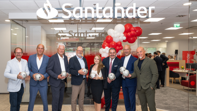   Santander eröffnet neue Filiale mit längsten Öffnungszeiten