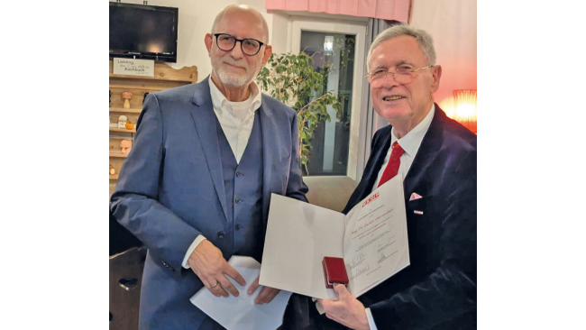 Nicht nur Wahl und Urkunden