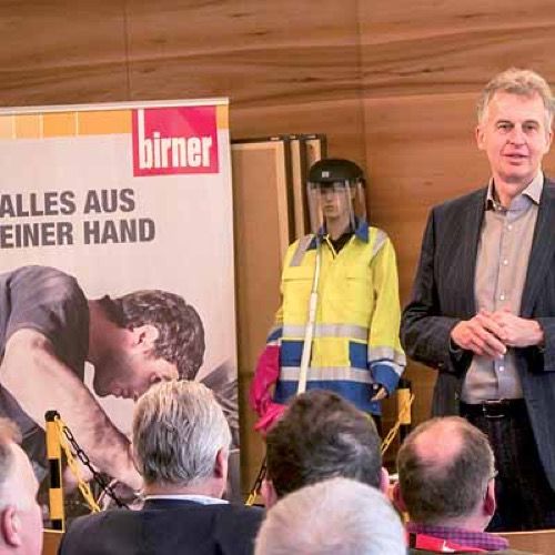  Noch kompletter