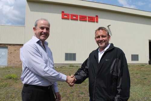  Klein Autoteile: Mitarbeiter auf Werksbesuch bei Bosal 