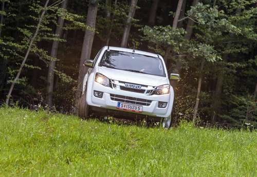  Allrad-Laster im Wienerwald