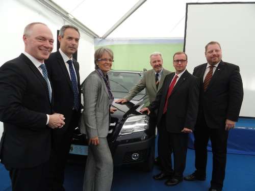  Spatenstich für Scheinwerfer-Werk