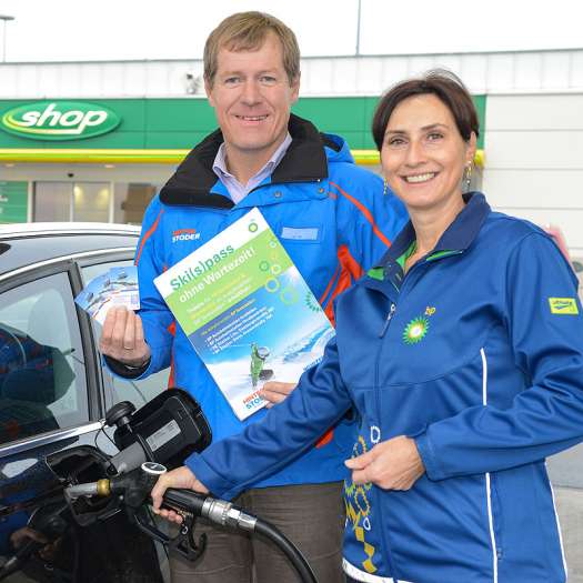  Ein Stopp für tanken und Skipass kaufen