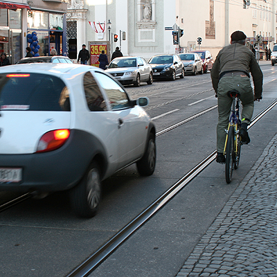  Radler contra Autofahrer: Klischees bestätigt!