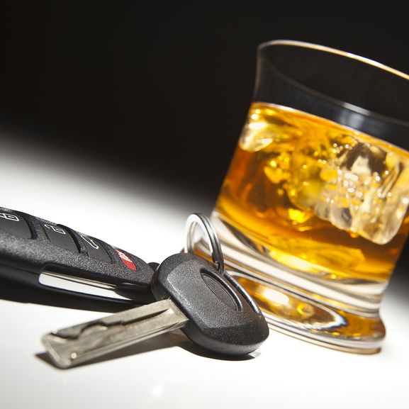  Männer fahren betrunkener