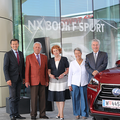  Bundespräsident a.D. fährt Lexus