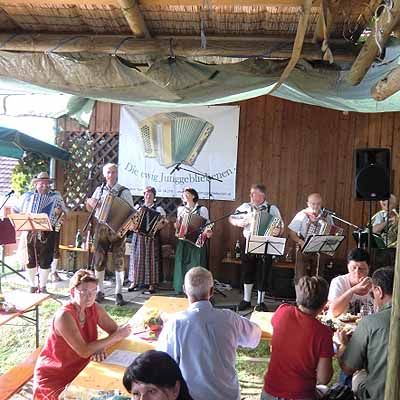  Auf zum Uhudlerfest