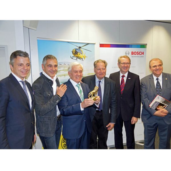  Zwickl erhält Barenyi-Preis