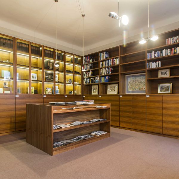  Archiv feierlich eröffnet