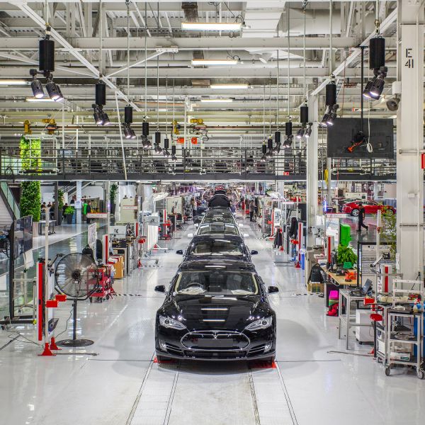 Batterien-Knappheit bei Tesla