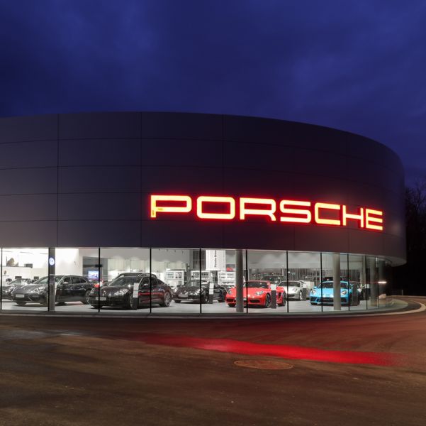  Porsche's coming home