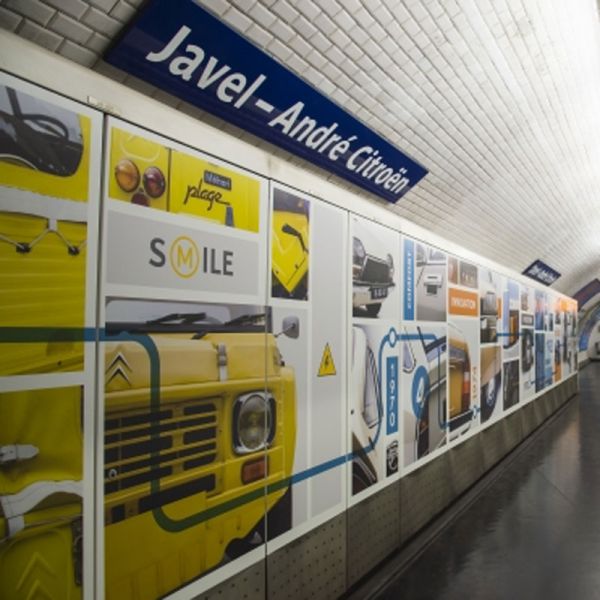   Paris: Citroën-Geschichtsstunde in der Metrostation