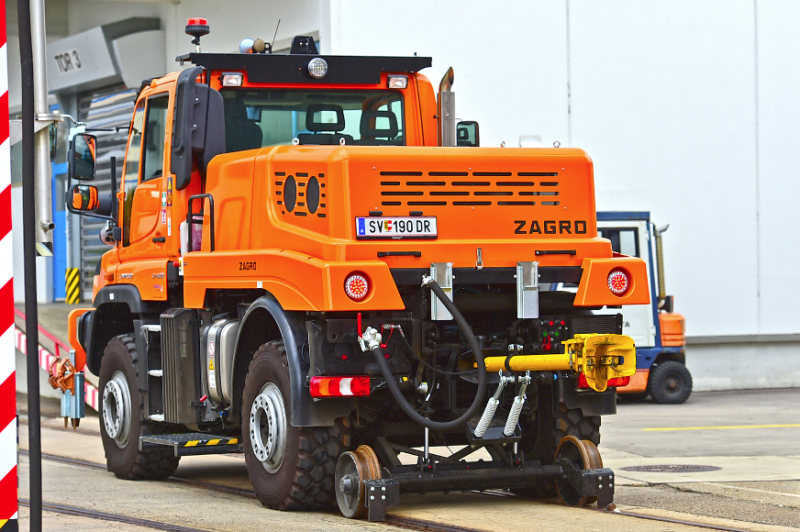  Lok Unimog