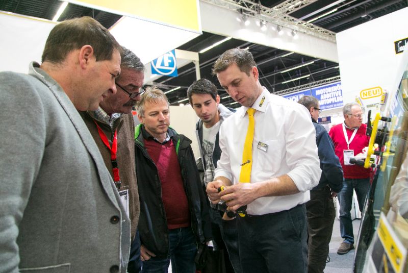 AutoZum: Die Hallen füllen sich