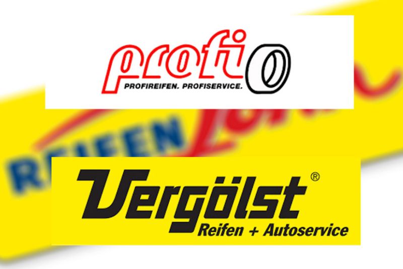  John sattelt das Continental-Pferd