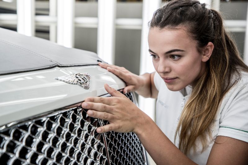  Bentley sucht Lehrlinge
