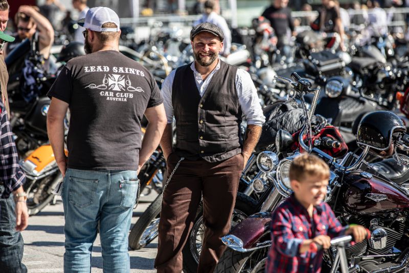  Nebengeräusche des Motorradfahrens 