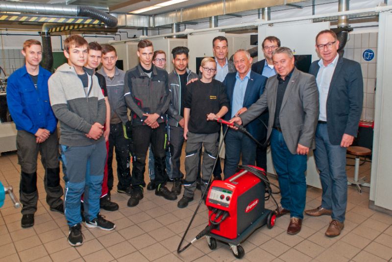  Neue Arbeitsgeräte für die Berufsschule