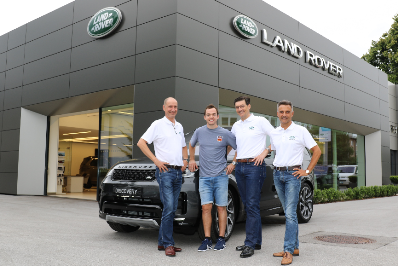  Land Rover unterstützt Dakar-Sieger