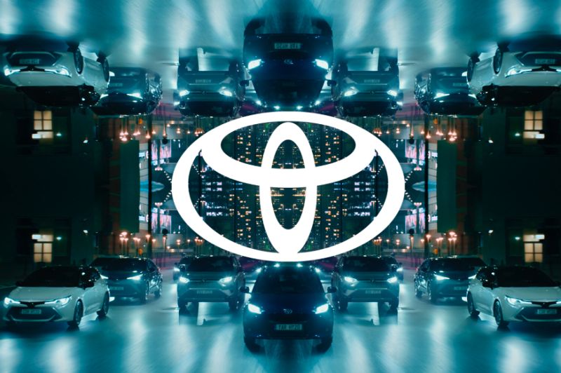  Toyota mit neuem Logo