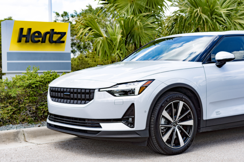  Hertz und Polestar gehen globale Partnerschaft ein