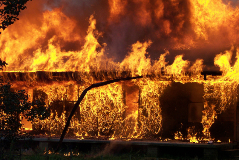  Großbrand bei Reifen Göggel mit "glimpflichen" Folgen