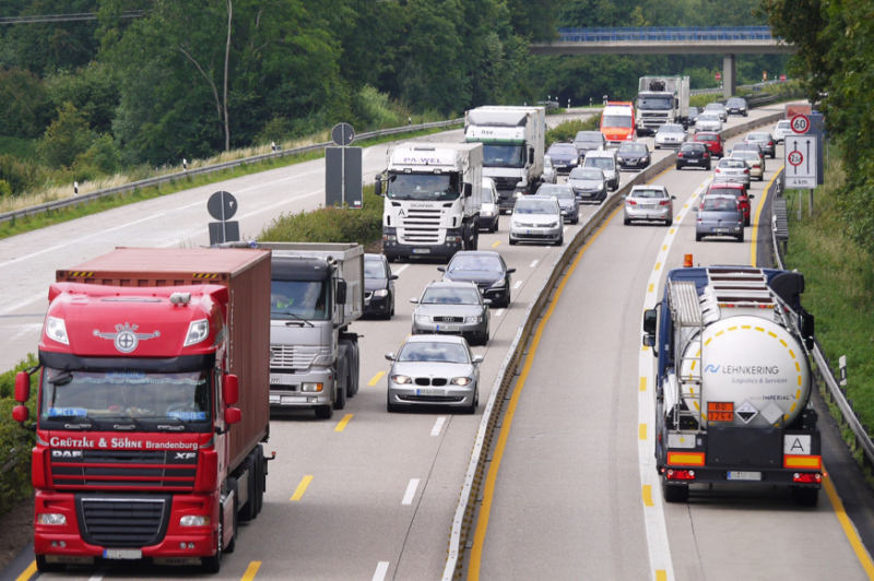  Rahmen für Dekarbonisierung des Schwerlastverkehrs gefordert