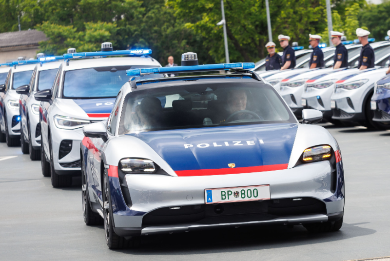  Polizei testet E-Fahrzeuge auf Tauglichkeit im Dienst