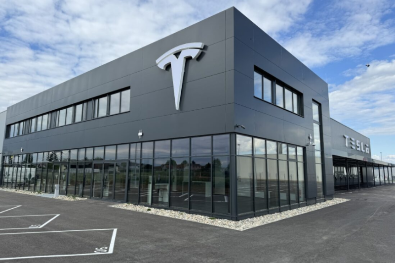  Neues Tesla-Center in Kalsdorf bei Graz