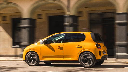   Twingo rollt auf Conti-Reifen vom Band