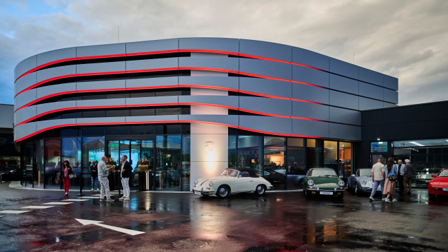   Leonding: Neues Porsche Zentrum offiziell eröffnet